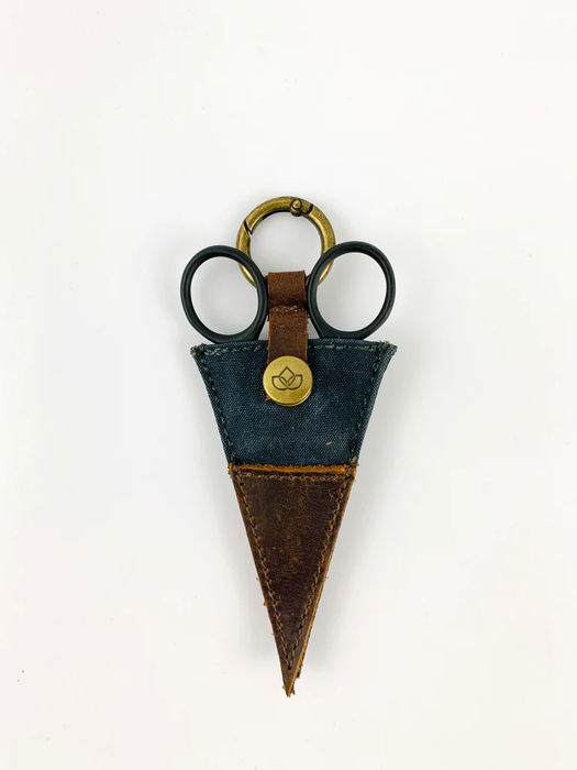 della Q Scissor Pocket